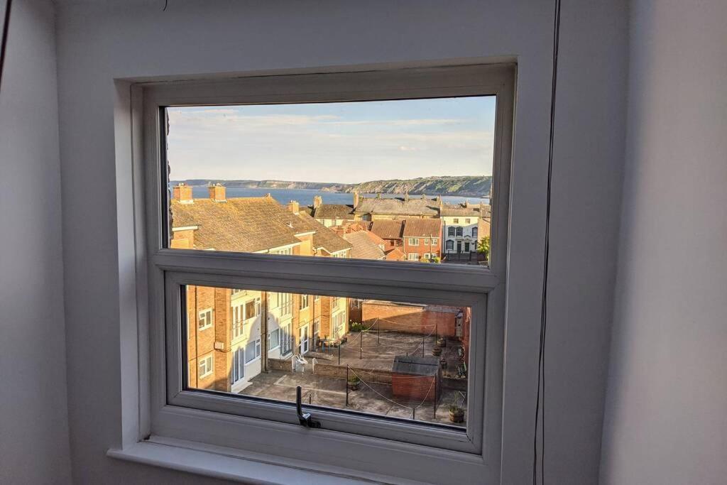 200 Year Old Large Townhouse With Sea Views Villa Scarborough Exterior photo